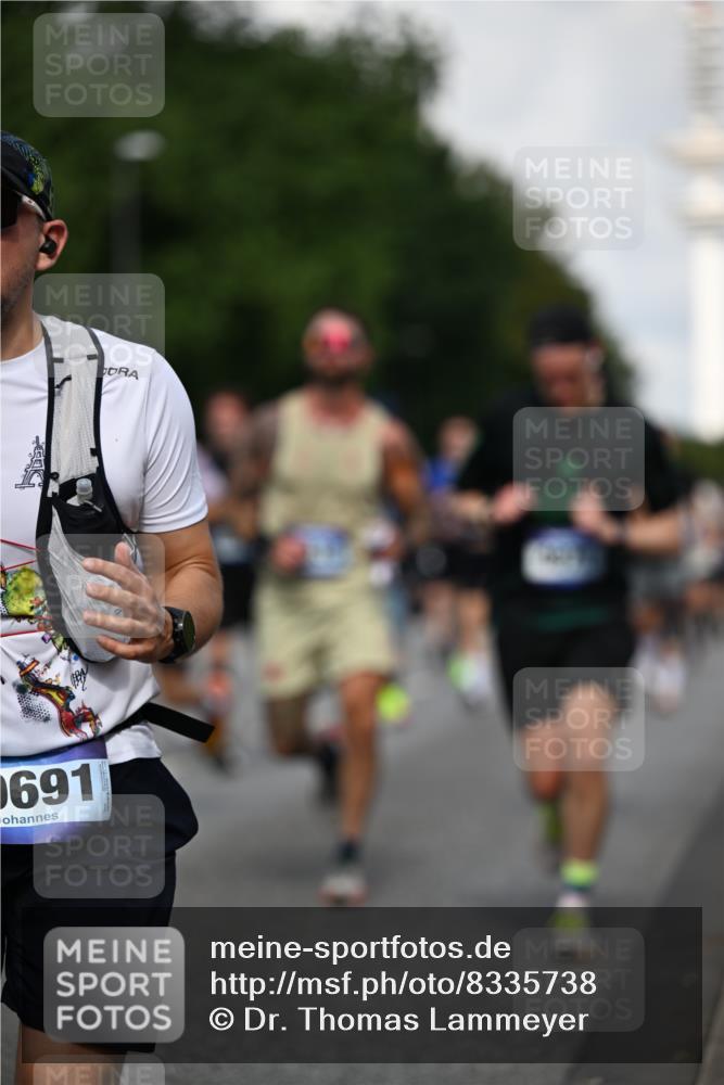 29.06.2025 - hella hamburg halbmarathon Dr. Thomas Lammeyer http://msf.ph/oto/8335738 29.06.2025 09:55:57 Kennedybrücke 1057, 1139, 1169, 1512, 1604, 3305, 3618, 4565, 4871, 4915, 5007, 5011, 5231, 5336, 6373, 6700, 6711, 7185, 7710, 7961, 8564, 8852, 9444, 9547, 10493, 10691, 10741, 11062 meine-sportfotos.de