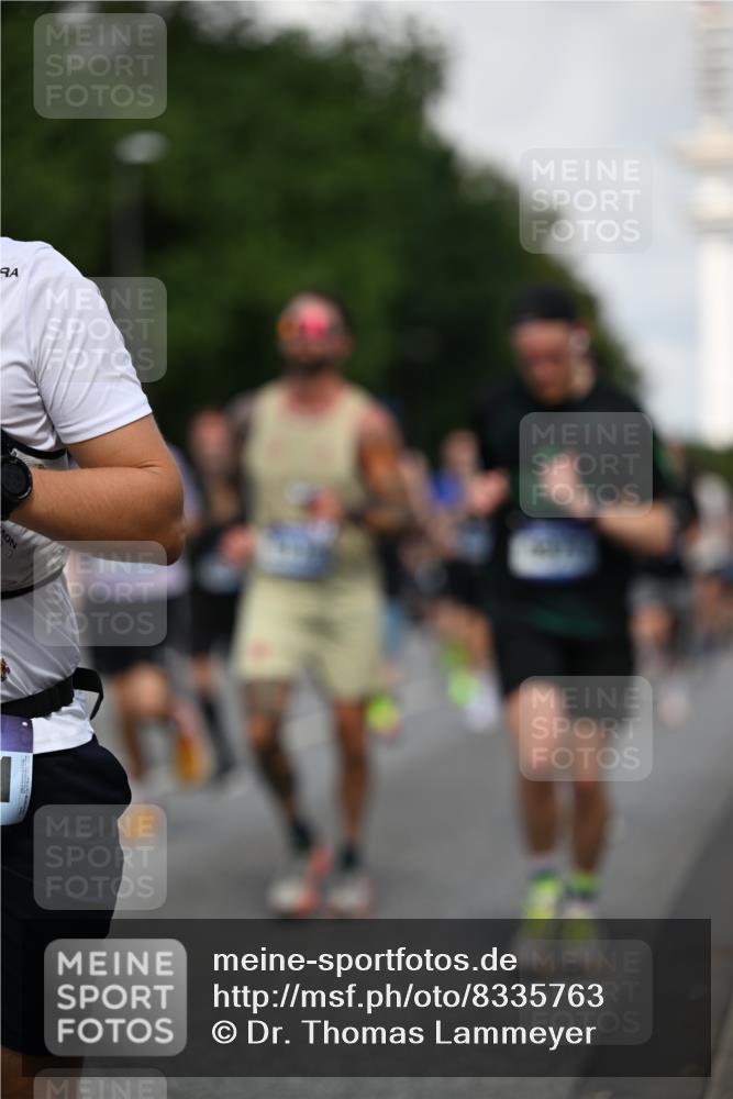 29.06.2025 - hella hamburg halbmarathon Dr. Thomas Lammeyer http://msf.ph/oto/8335763 29.06.2025 09:55:57 Kennedybrücke 1057, 1139, 1169, 1512, 1604, 3305, 3618, 4565, 4871, 4915, 5007, 5011, 5231, 5336, 6373, 6700, 6711, 7185, 7710, 7961, 8564, 8852, 9444, 9547, 10493, 10691, 10741, 11062 meine-sportfotos.de