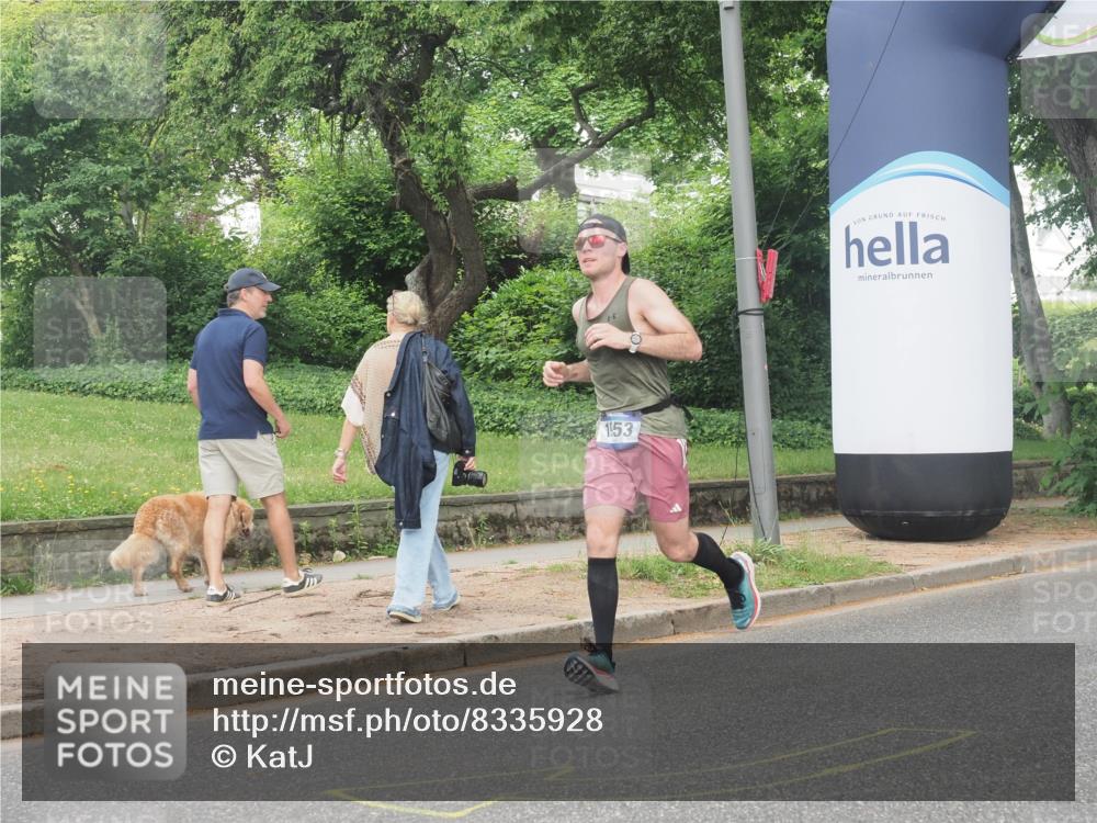 29.06.2025 - hella hamburg halbmarathon KatJ http://msf.ph/oto/8335928 29.06.2025 10:18:05 Zwischen KM18-KM19 1953 meine-sportfotos.de