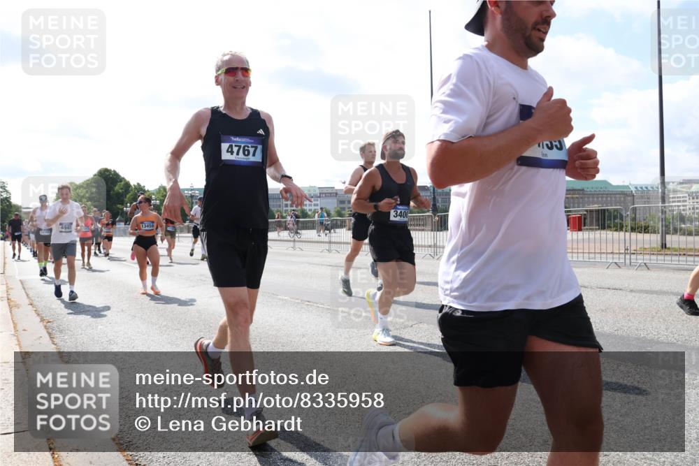29.06.2025 - hella hamburg halbmarathon Lena Gebhardt http://msf.ph/oto/8335958 29.06.2025 10:00:34 Lombardsbrücke 4945, 13459, 4767, 3400, 747, 1019, 1180, 1239, 1526, 1544, 1568, 1583, 1611, 1681, 2027, 2086, 2099, 2159, 2236, 2346, 2426, 2447, 2474, 2606, 2652, 2730, 2982, 3042, 3059, 3141, 3177, 3181, 3319, 3400, 3794, 3861, 3898, 3983, 4419, 4579, 4594, 4616, 4632, 4767, 4796, 4813, 4940, 4945, 5272, 5418, 5643, 5728, 6082, 6084, 6104, 6138, 6220, 6260, 6443, 6470, 6581, 6714, 6757, 8478, 8632, 8923, 9124, 9553, 9555, 9577, 10074, 10599 meine-sportfotos.de