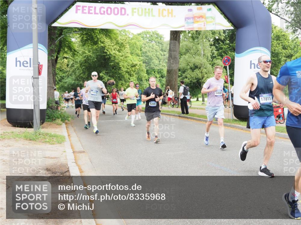 29.06.2025 - hella hamburg halbmarathon MichiJ http://msf.ph/oto/8335968 29.06.2025 10:39:07 Zwischen KM18-KM19 2287, 2636, 2946, 8977, 9214, 9656, 11625, 12224, 12949, 14122, 14561, 15126, 15496, 17131, 17815, 18869 meine-sportfotos.de