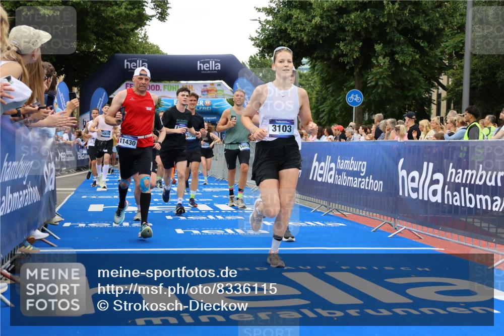 29.06.2025 - hella hamburg halbmarathon Strokosch-Dieckow http://msf.ph/oto/8336115 29.06.2025 10:54:17 Ziel 1267, 1442, 3103, 3177, 3426, 3861, 3898, 4635, 6082, 6084, 6443, 6511, 6512, 7274, 8223, 8772, 11430, 12213, 12362, 13033, 13289, 13803, 15169, 15524, 15946, 16327, 16527, 16574, 16750, 16780, 16879, 17087, 17698, 18268 meine-sportfotos.de