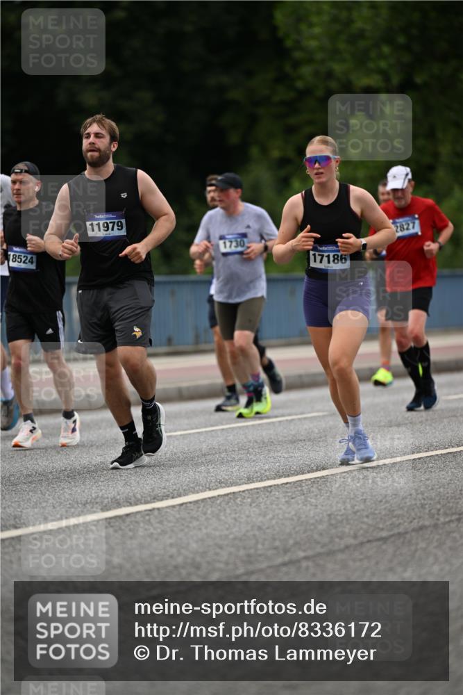 29.06.2025 - hella hamburg halbmarathon Dr. Thomas Lammeyer http://msf.ph/oto/8336172 29.06.2025 10:40:01 Kennedybrücke 1336, 2352, 2412, 2588, 2827, 3828, 4413, 4965, 5147, 6189, 6867, 7111, 7275, 8356, 8567, 8947, 9470, 9819, 10047, 10565, 10567, 10652, 11010, 11187, 11198, 11233, 11359 meine-sportfotos.de
