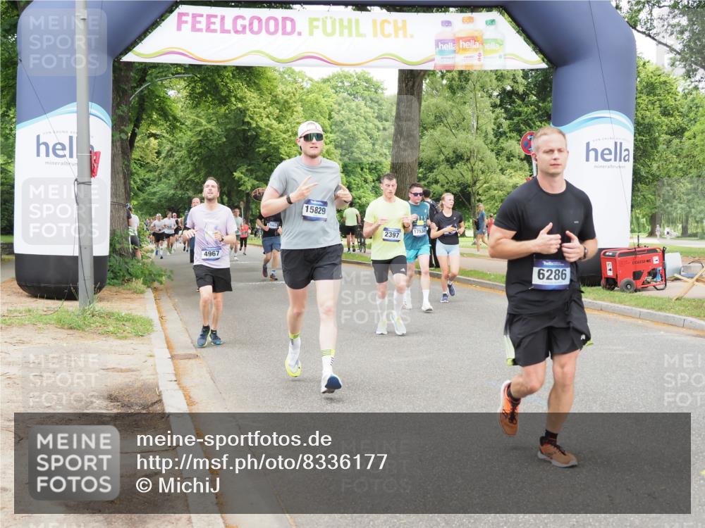 29.06.2025 - hella hamburg halbmarathon MichiJ http://msf.ph/oto/8336177 29.06.2025 10:39:09 Zwischen KM18-KM19 2287, 2397, 2636, 2946, 4967, 6286, 8977, 9656, 12224, 12949, 14561, 15126, 15829, 17131, 17530, 17815, 18869 meine-sportfotos.de