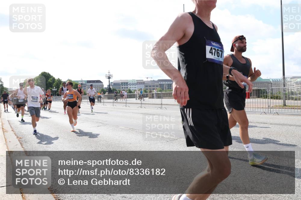 29.06.2025 - hella hamburg halbmarathon Lena Gebhardt http://msf.ph/oto/8336182 29.06.2025 10:00:34 Lombardsbrücke 4945, 14348, 13459, 4767, 1019, 1180, 1239, 1526, 1544, 1568, 1583, 1611, 1681, 2027, 2086, 2099, 2159, 2236, 2346, 2426, 2447, 2474, 2606, 2652, 2730, 2982, 3042, 3059, 3141, 3177, 3181, 3319, 3400, 3794, 3861, 3898, 3983, 4419, 4579, 4594, 4616, 4632, 4767, 4796, 4813, 4940, 4945, 5272, 5418, 5643, 5728, 6082, 6084, 6104, 6138, 6220, 6260, 6443, 6470, 6581, 6714, 6757, 8478, 8632, 8923, 9124, 9553, 9555, 9577, 10074, 10599 meine-sportfotos.de