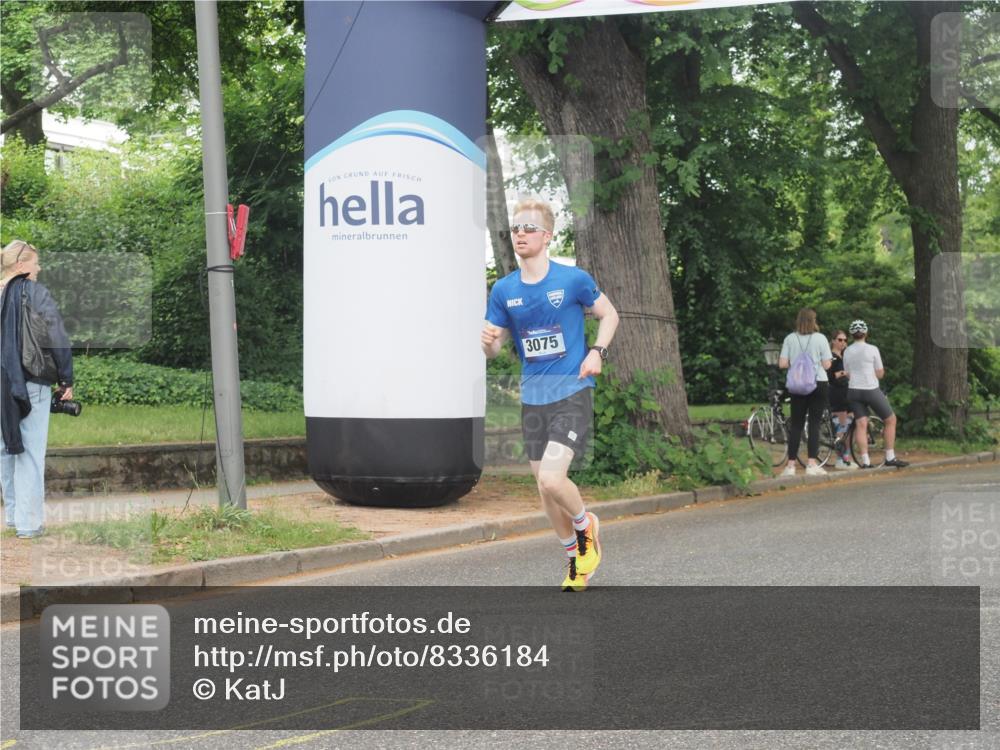 29.06.2025 - hella hamburg halbmarathon KatJ http://msf.ph/oto/8336184 29.06.2025 10:18:07 Zwischen KM18-KM19 1953, 3075 meine-sportfotos.de