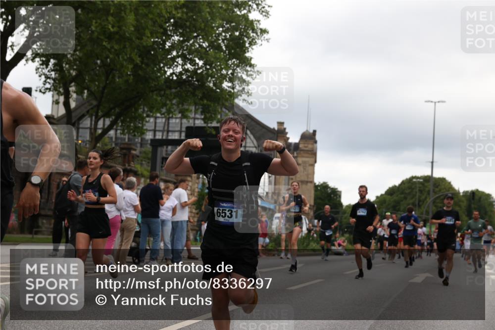 29.06.2025 - hella hamburg halbmarathon Yannick Fuchs http://msf.ph/oto/8336297 29.06.2025 10:51:56 20KM 1595, 1611, 2025, 2488, 2656, 2759, 2806, 2840, 2883, 2907, 3093, 3859, 4319, 4426, 4467, 4502, 4579, 4632, 4708, 4833, 5277, 5341, 5926, 6104, 6138, 6147, 6531, 6595, 7138, 7189, 8322, 8585, 9316, 9485, 10599, 10788, 11645, 12585, 13465, 13816, 13880, 14266, 14571, 15217, 15229, 16517, 16531, 17405, 17415, 17455, 17543, 17827, 18068, 18180, 18492, 18501, 18587, 18762, 18891 meine-sportfotos.de