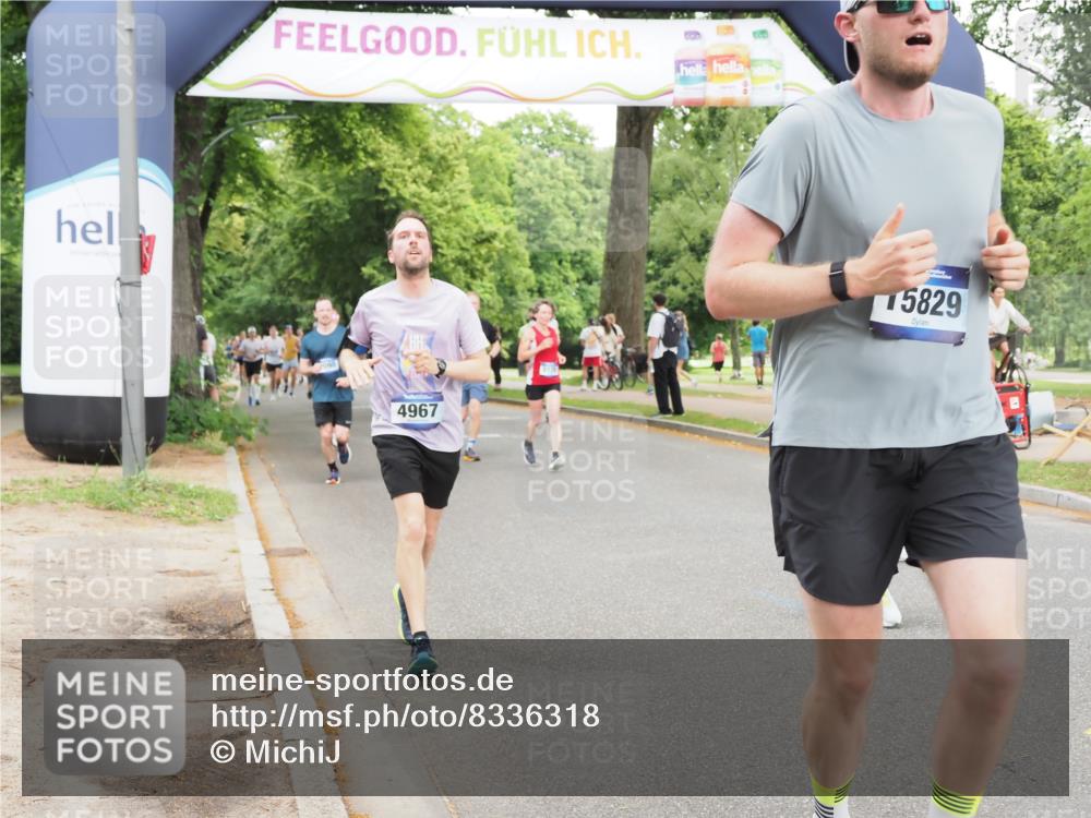 29.06.2025 - hella hamburg halbmarathon MichiJ http://msf.ph/oto/8336318 29.06.2025 10:39:11 Zwischen KM18-KM19 2397, 2636, 2818, 4967, 6286, 8977, 14561, 15126, 15829, 17530, 17815, 18869 meine-sportfotos.de