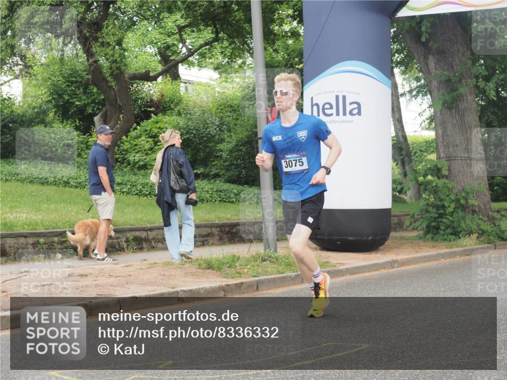 29.06.2025 - hella hamburg halbmarathon KatJ http://msf.ph/oto/8336332 29.06.2025 10:18:08 Zwischen KM18-KM19 1953, 3075 meine-sportfotos.de