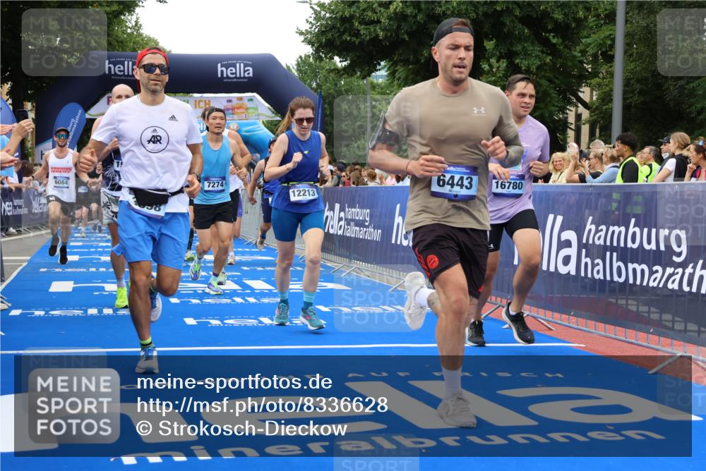 29.06.2025 - hella hamburg halbmarathon Strokosch-Dieckow http://msf.ph/oto/8336628 29.06.2025 10:54:12 Ziel 1410, 3103, 3177, 3208, 3209, 3861, 3898, 5638, 6082, 6084, 6294, 6443, 6581, 7274, 8223, 8390, 9791, 11430, 12213, 13033, 13397, 13794, 13803, 15169, 15524, 16527, 16574, 16750, 16780, 16871, 16879, 17087 meine-sportfotos.de
