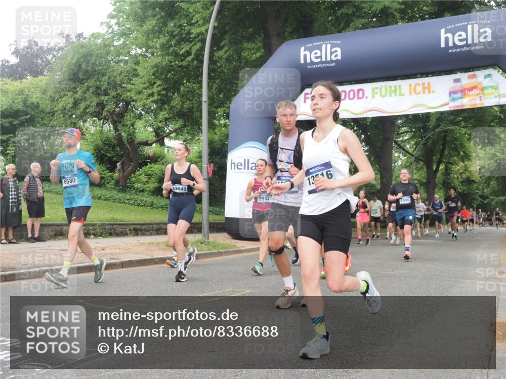 29.06.2025 - hella hamburg halbmarathon KatJ http://msf.ph/oto/8336688 29.06.2025 10:47:54 Zwischen KM18-KM19 3740, 5602, 5603, 5708, 6580, 7006, 7757, 8154, 8421, 8422 meine-sportfotos.de