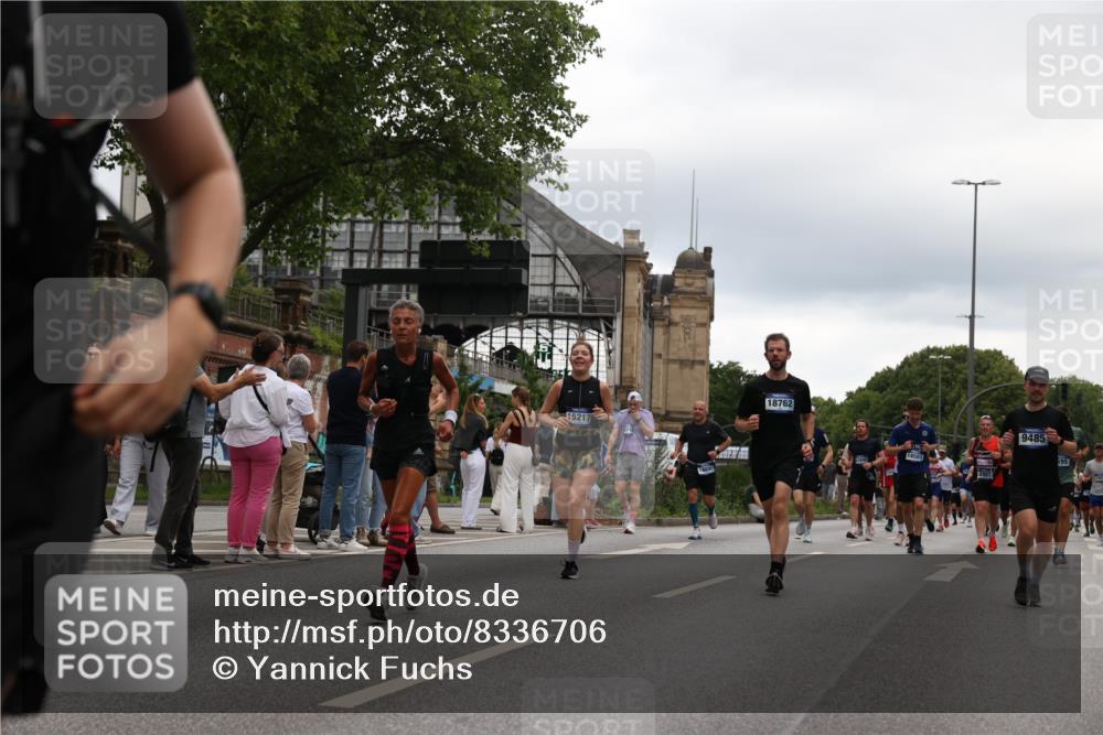 29.06.2025 - hella hamburg halbmarathon Yannick Fuchs http://msf.ph/oto/8336706 29.06.2025 10:51:57 20KM 1595, 1611, 2025, 2488, 2656, 2759, 2840, 2883, 2907, 3093, 3859, 4319, 4426, 4467, 4502, 4632, 4708, 4833, 5277, 5341, 5926, 6104, 6138, 6147, 6531, 6595, 7082, 7138, 7189, 8322, 8585, 9316, 9485, 10599, 10788, 11645, 12585, 13465, 13816, 13880, 14266, 14571, 15217, 15229, 15434, 16517, 16531, 17405, 17415, 17543, 17827, 18068, 18180, 18492, 18501, 18587, 18762, 18891 meine-sportfotos.de