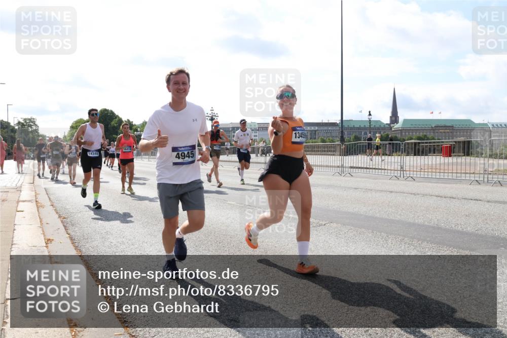 29.06.2025 - hella hamburg halbmarathon Lena Gebhardt http://msf.ph/oto/8336795 29.06.2025 10:00:36 Lombardsbrücke 14348, 16418, 4945, 17145, 13459, 1019, 1180, 1239, 1526, 1544, 1568, 1583, 1611, 1681, 2027, 2086, 2159, 2236, 2346, 2426, 2474, 2606, 2652, 2730, 2982, 3042, 3059, 3141, 3177, 3181, 3319, 3400, 3794, 3861, 3898, 3983, 4419, 4579, 4594, 4616, 4767, 4813, 4940, 4945, 5033, 5272, 5418, 5643, 5728, 6082, 6084, 6104, 6138, 6220, 6260, 6443, 6470, 6714, 6757, 8478, 8632, 8923, 9124, 9553, 9555, 9577, 10074, 10599 meine-sportfotos.de