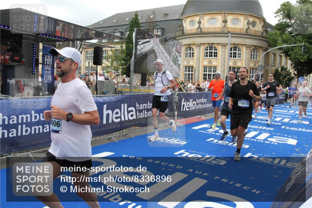 29.06.2025 - hella hamburg halbmarathon Michael Strokosch http://msf.ph/oto/8336896 29.06.2025 10:50:42 Ziel 1399, 1750, 2788, 4346, 6662, 6712, 7134, 7583, 7786, 7952, 8576, 9057, 11214, 11356, 13701, 13808, 13875, 15519, 15803, 16291, 17179, 18006, 18413, 18820 meine-sportfotos.de