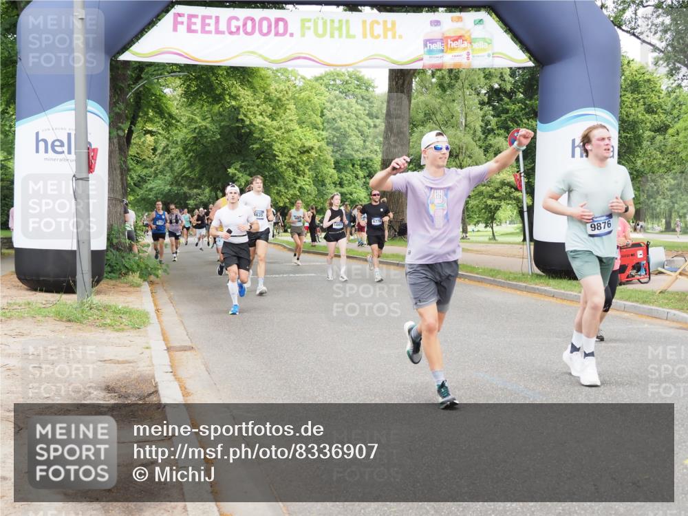 29.06.2025 - hella hamburg halbmarathon MichiJ http://msf.ph/oto/8336907 29.06.2025 10:39:19 Zwischen KM18-KM19 1098, 7409, 8139, 9876, 12580, 15426, 17682, 18801 meine-sportfotos.de