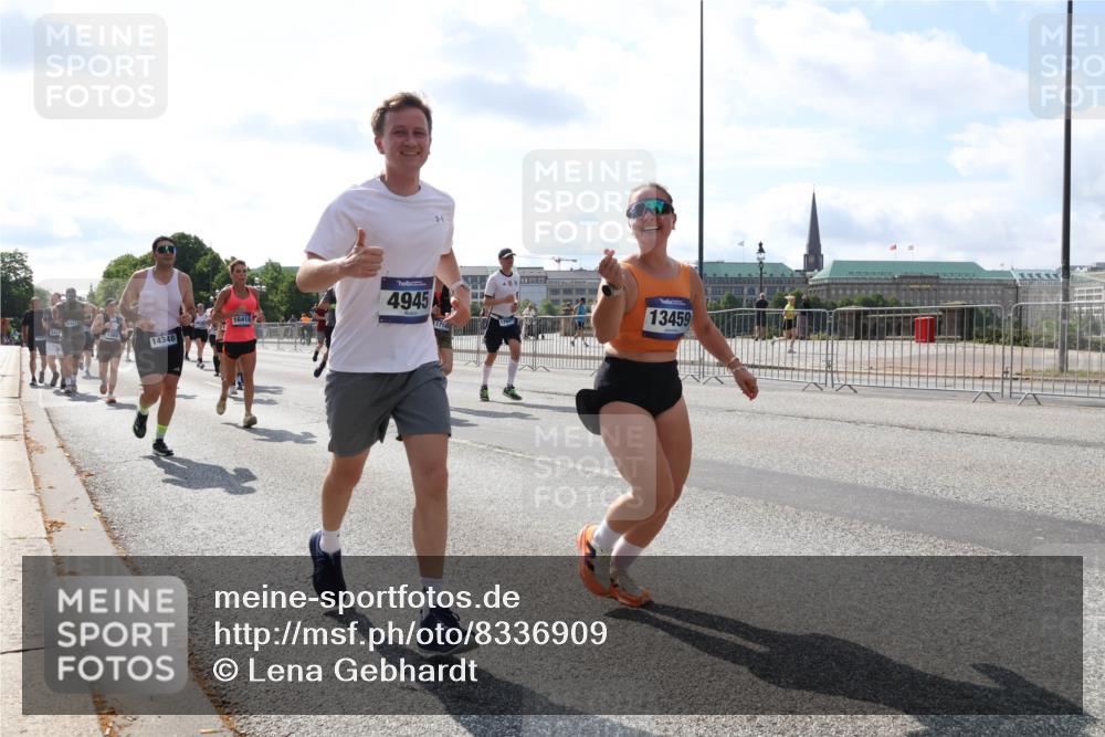 29.06.2025 - hella hamburg halbmarathon Lena Gebhardt http://msf.ph/oto/8336909 29.06.2025 10:00:36 Lombardsbrücke 16418, 14348, 4945, 1714, 13459, 1019, 1180, 1239, 1526, 1544, 1568, 1583, 1611, 1681, 2027, 2086, 2159, 2236, 2346, 2426, 2474, 2606, 2652, 2730, 2982, 3042, 3059, 3141, 3177, 3181, 3319, 3400, 3794, 3861, 3898, 3983, 4419, 4579, 4594, 4616, 4767, 4813, 4940, 4945, 5033, 5272, 5418, 5643, 5728, 6082, 6084, 6104, 6138, 6220, 6260, 6443, 6470, 6714, 6757, 8478, 8632, 8923, 9124, 9553, 9555, 9577, 10074, 10599 meine-sportfotos.de