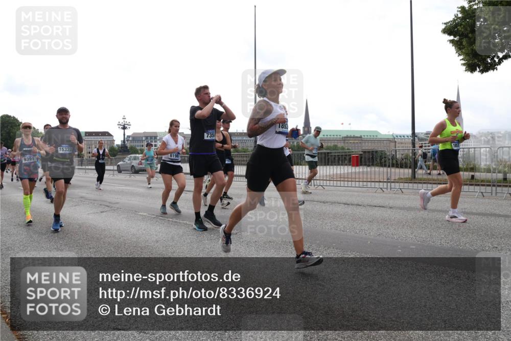 29.06.2025 - hella hamburg halbmarathon Lena Gebhardt http://msf.ph/oto/8336924 29.06.2025 10:38:08 Lombardsbrücke 15329, 9391, 8198, 7350, 7893, 1857, 1196, 1394, 1457, 1475, 1578, 1596, 1742, 1791, 1799, 1901, 1966, 1985, 2113, 2498, 2786, 2853, 3010, 3094, 3095, 3230, 3242, 3246, 3286, 3338, 3635, 3636, 3716, 3777, 3880, 4159, 4414, 4883, 4921, 5139, 5300, 5522, 5713, 5735, 5875, 6199, 6200, 6243, 6362, 6697, 6751, 6930, 7118, 7165, 7244, 7321, 7350, 7552, 7629, 7696, 7868, 7914, 8985, 9247, 9288, 9895, 10159, 10836, 11087, 11543, 12254, 17798 meine-sportfotos.de