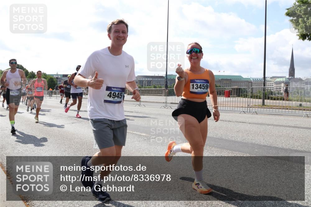 29.06.2025 - hella hamburg halbmarathon Lena Gebhardt http://msf.ph/oto/8336978 29.06.2025 10:00:36 Lombardsbrücke 14348, 18377, 16418, 4945, 13459, 1019, 1180, 1239, 1526, 1544, 1568, 1583, 1611, 1681, 2027, 2086, 2159, 2236, 2346, 2426, 2474, 2606, 2652, 2730, 2982, 3042, 3059, 3141, 3177, 3181, 3319, 3400, 3794, 3861, 3898, 3983, 4419, 4579, 4594, 4616, 4767, 4813, 4940, 4945, 5033, 5272, 5418, 5643, 5728, 6082, 6084, 6104, 6138, 6220, 6260, 6443, 6470, 6714, 6757, 8478, 8632, 8923, 9124, 9553, 9555, 9577, 10074, 10599 meine-sportfotos.de