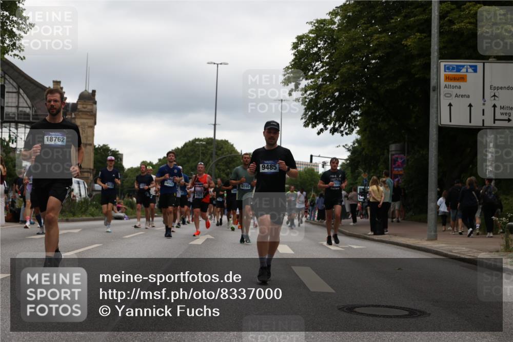 29.06.2025 - hella hamburg halbmarathon Yannick Fuchs http://msf.ph/oto/8337000 29.06.2025 10:51:58 20KM 1595, 1611, 2025, 2488, 2656, 2759, 2840, 2883, 2907, 3093, 3859, 4319, 4426, 4467, 4502, 4632, 4708, 4833, 5277, 5341, 5926, 6104, 6138, 6147, 6531, 6595, 7082, 7138, 7189, 8322, 8585, 9316, 9485, 10599, 10788, 11645, 12585, 13465, 13816, 13880, 14266, 14571, 15217, 15434, 16517, 16531, 17405, 17415, 17543, 17827, 18068, 18180, 18492, 18501, 18587, 18762, 18891 meine-sportfotos.de