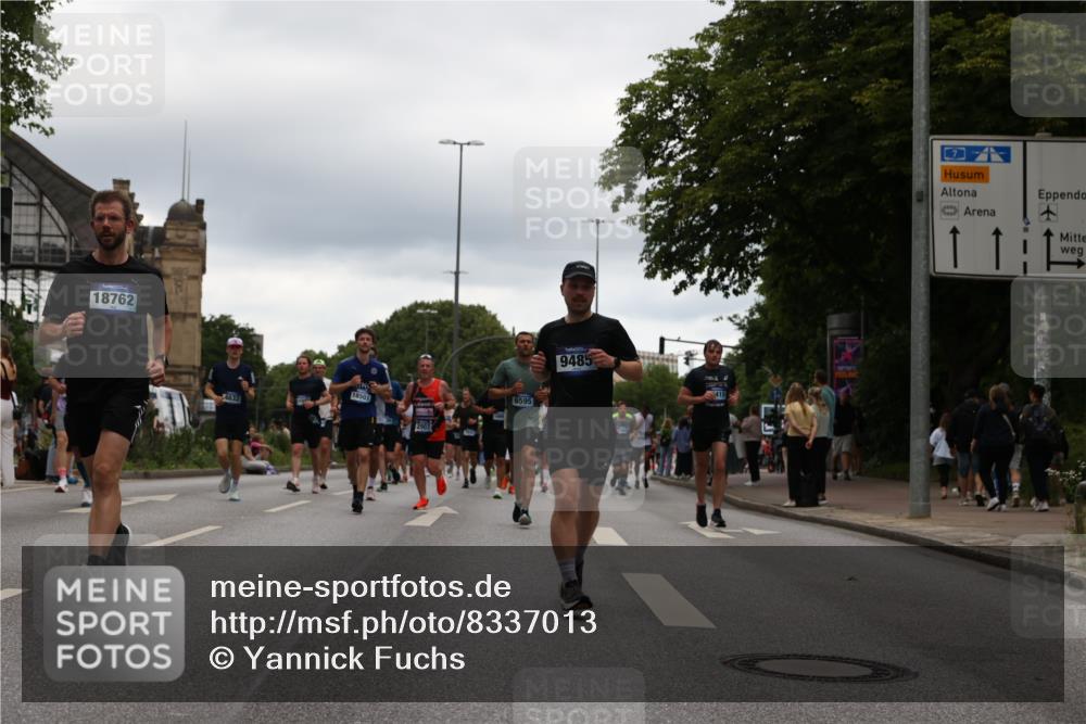 29.06.2025 - hella hamburg halbmarathon Yannick Fuchs http://msf.ph/oto/8337013 29.06.2025 10:51:58 20KM 1595, 1611, 2025, 2488, 2656, 2759, 2840, 2883, 2907, 3093, 3859, 4319, 4426, 4467, 4502, 4632, 4708, 4833, 5277, 5341, 5926, 6104, 6138, 6147, 6531, 6595, 7082, 7138, 7189, 8322, 8585, 9316, 9485, 10599, 10788, 11645, 12585, 13465, 13816, 13880, 14266, 14571, 15217, 15434, 16517, 16531, 17405, 17415, 17543, 17827, 18068, 18180, 18492, 18501, 18587, 18762, 18891 meine-sportfotos.de