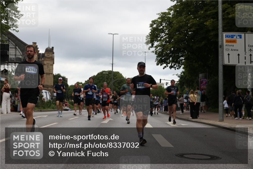 29.06.2025 - hella hamburg halbmarathon Yannick Fuchs http://msf.ph/oto/8337032 29.06.2025 10:51:58 20KM 1595, 1611, 2025, 2488, 2656, 2759, 2840, 2883, 2907, 3093, 3859, 4319, 4426, 4467, 4502, 4632, 4708, 4833, 5277, 5341, 5926, 6104, 6138, 6147, 6531, 6595, 7082, 7138, 7189, 8322, 8585, 9316, 9485, 10599, 10788, 11645, 12585, 13465, 13816, 13880, 14266, 14571, 15217, 15434, 16517, 16531, 17405, 17415, 17543, 17827, 18068, 18180, 18492, 18501, 18587, 18762, 18891 meine-sportfotos.de