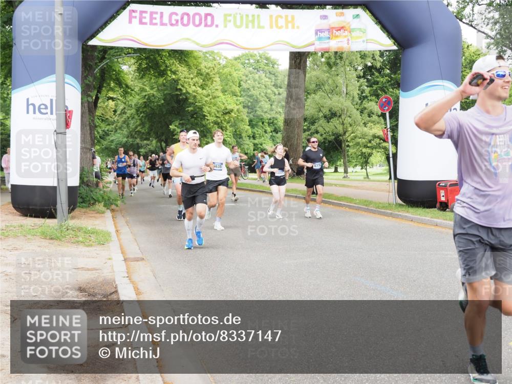 29.06.2025 - hella hamburg halbmarathon MichiJ http://msf.ph/oto/8337147 29.06.2025 10:39:20 Zwischen KM18-KM19 1098, 6776, 7409, 8139, 9876, 12580, 14865, 15426, 17682, 18801 meine-sportfotos.de