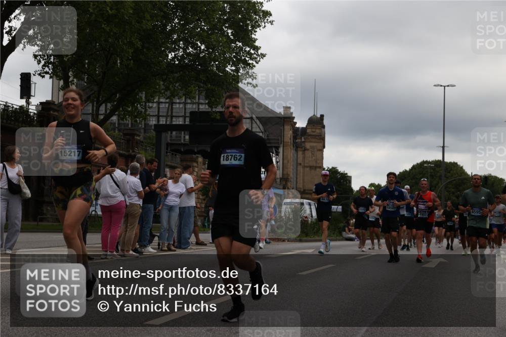 29.06.2025 - hella hamburg halbmarathon Yannick Fuchs http://msf.ph/oto/8337164 29.06.2025 10:51:59 20KM 1595, 1611, 2025, 2488, 2656, 2759, 2840, 2883, 2907, 3093, 3859, 4319, 4426, 4467, 4502, 4632, 4708, 4833, 5277, 5341, 5926, 6104, 6138, 6147, 6531, 6595, 7082, 7138, 7189, 8322, 8585, 9316, 9485, 10599, 10788, 11645, 12585, 13465, 13816, 13880, 14266, 14571, 15217, 15434, 15527, 16517, 16531, 17405, 17415, 17543, 17827, 18068, 18180, 18492, 18501, 18587, 18762, 18891 meine-sportfotos.de
