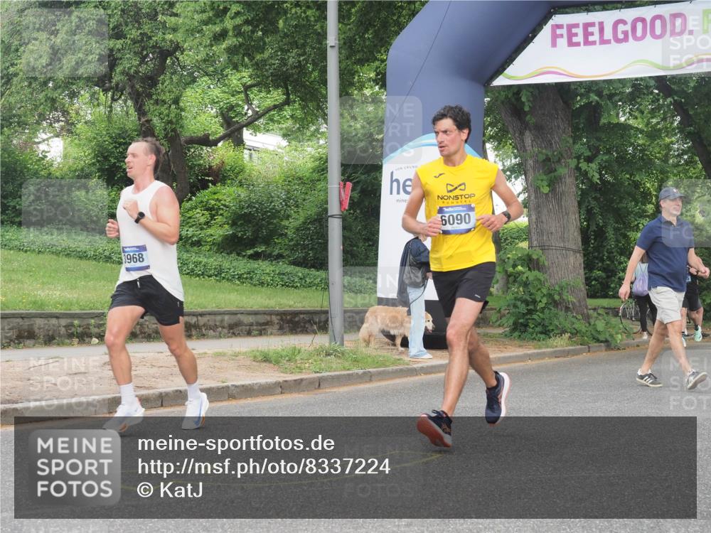 29.06.2025 - hella hamburg halbmarathon KatJ http://msf.ph/oto/8337224 29.06.2025 10:18:24 Zwischen KM18-KM19 3968, 6090 meine-sportfotos.de