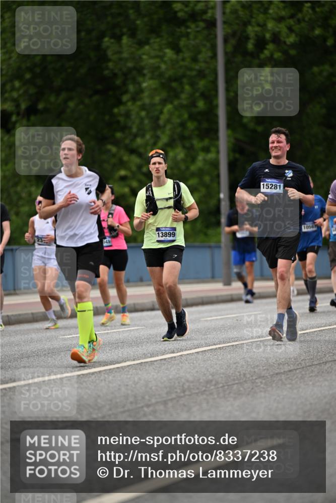 29.06.2025 - hella hamburg halbmarathon Dr. Thomas Lammeyer http://msf.ph/oto/8337238 29.06.2025 10:40:08 Kennedybrücke 1036, 1336, 1717, 2352, 2412, 2588, 2827, 3741, 4413, 5012, 5240, 5531, 6021, 6381, 6845, 6896, 7111, 7275, 7927, 8356, 8947, 9470, 10047, 10119, 10567, 11010, 11187, 11198, 11233 meine-sportfotos.de