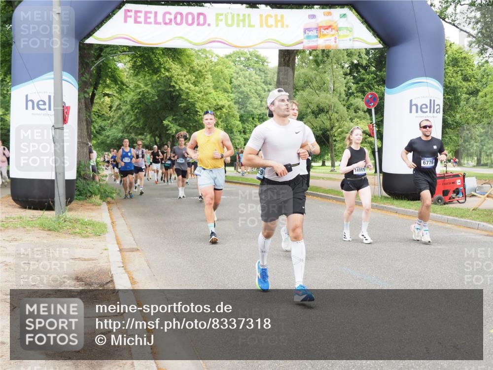 29.06.2025 - hella hamburg halbmarathon MichiJ http://msf.ph/oto/8337318 29.06.2025 10:39:21 Zwischen KM18-KM19 1098, 6776, 7409, 8139, 9876, 12580, 14865, 15426, 16929, 17682, 18801 meine-sportfotos.de