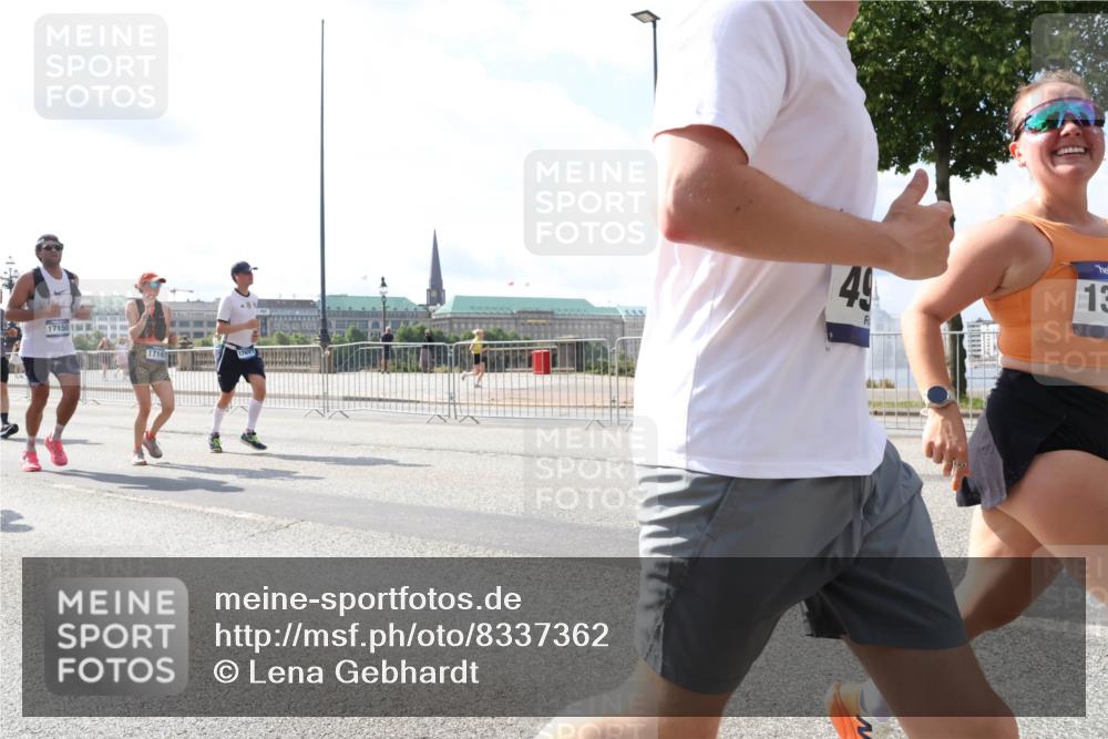 29.06.2025 - hella hamburg halbmarathon Lena Gebhardt http://msf.ph/oto/8337362 29.06.2025 10:00:37 Lombardsbrücke 17150, 1714, 49, 13, 1019, 1180, 1239, 1526, 1544, 1568, 1583, 1611, 1681, 2027, 2086, 2159, 2236, 2346, 2426, 2474, 2606, 2652, 2730, 2982, 3042, 3059, 3141, 3177, 3181, 3319, 3400, 3794, 3861, 3898, 3983, 4419, 4579, 4594, 4616, 4767, 4813, 4940, 4945, 5033, 5272, 5418, 5643, 5728, 6082, 6084, 6104, 6138, 6220, 6260, 6443, 6470, 6714, 6757, 8478, 8632, 8923, 9124, 9553, 9555, 9577, 10074, 10271, 10599 meine-sportfotos.de