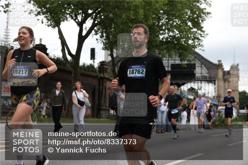 29.06.2025 - hella hamburg halbmarathon Yannick Fuchs http://msf.ph/oto/8337373 29.06.2025 10:52:00 20KM 1595, 1611, 2025, 2488, 2656, 2759, 2840, 2883, 2907, 3093, 3251, 3859, 4319, 4426, 4467, 4502, 4632, 4708, 4833, 5277, 5341, 5926, 6104, 6138, 6147, 6531, 6595, 7082, 7138, 7189, 8322, 8585, 9316, 9485, 10599, 10788, 11645, 12378, 12585, 12879, 13465, 13816, 13880, 14266, 14571, 15217, 15434, 15527, 16531, 17405, 17415, 17827, 18068, 18180, 18492, 18501, 18587, 18762, 18891 meine-sportfotos.de