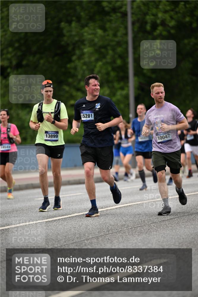 29.06.2025 - hella hamburg halbmarathon Dr. Thomas Lammeyer http://msf.ph/oto/8337384 29.06.2025 10:40:09 Kennedybrücke 1036, 1336, 1717, 2352, 2412, 2588, 2827, 3741, 4413, 5012, 5240, 5531, 6021, 6381, 6845, 6896, 7111, 7275, 7927, 8356, 8947, 9470, 10047, 10119, 10336, 10341, 10567, 11010, 11187, 11198, 11233 meine-sportfotos.de
