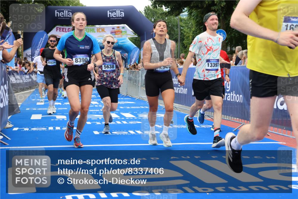 29.06.2025 - hella hamburg halbmarathon Strokosch-Dieckow http://msf.ph/oto/8337406 29.06.2025 10:54:08 Ziel 1410, 3103, 3177, 3208, 3209, 3861, 3898, 5638, 6082, 6084, 6294, 6443, 6581, 7274, 8390, 9032, 9791, 11499, 12213, 12379, 13033, 13397, 13794, 15169, 15524, 16527, 16780, 16871, 17348 meine-sportfotos.de