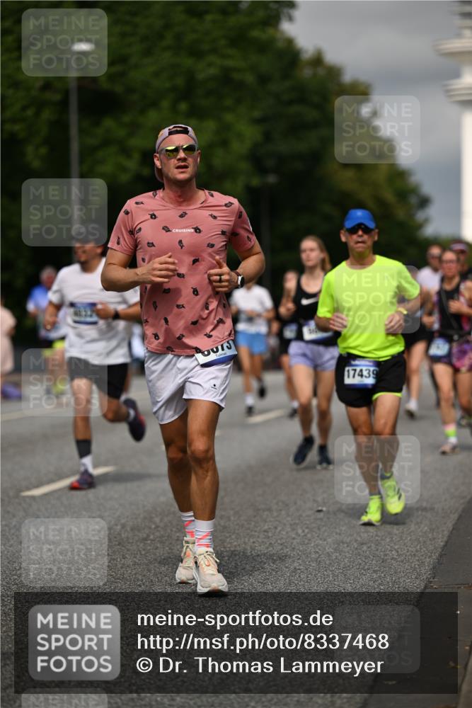 29.06.2025 - hella hamburg halbmarathon Dr. Thomas Lammeyer http://msf.ph/oto/8337468 29.06.2025 10:17:52 Kennedybrücke 1194, 1747, 1939, 2721, 2891, 4001, 4032, 4795, 4962, 5631, 5719, 6089, 7462, 7913, 8001, 8673, 9141, 9612, 9631, 9845, 9886, 10442, 10443 meine-sportfotos.de