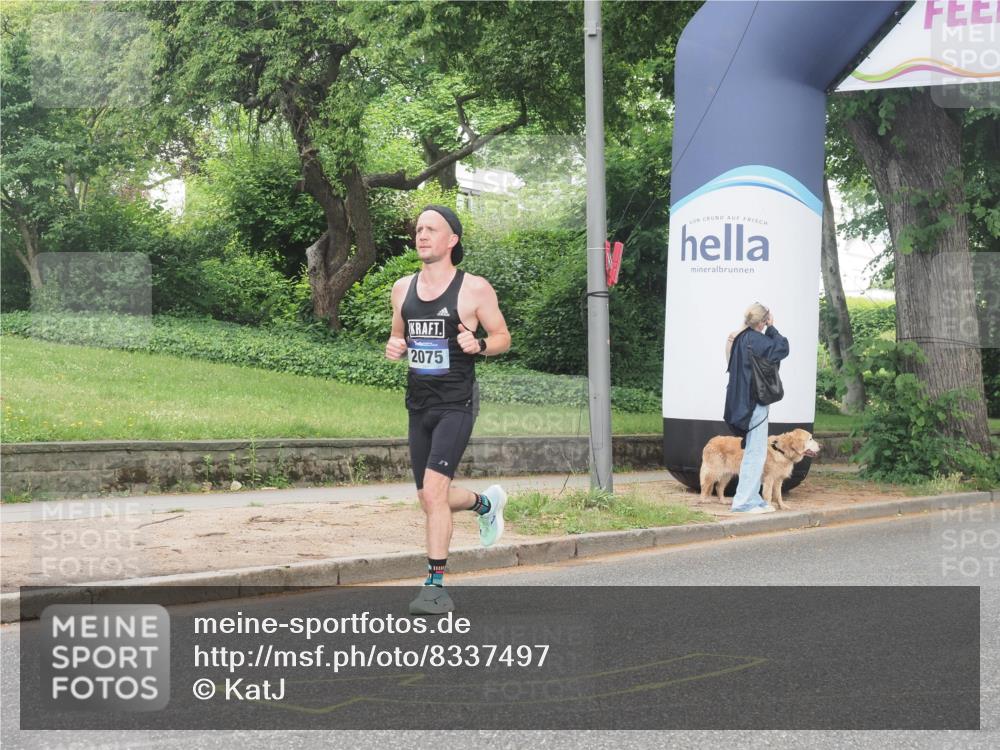 29.06.2025 - hella hamburg halbmarathon KatJ http://msf.ph/oto/8337497 29.06.2025 10:18:28 Zwischen KM18-KM19 2075, 3968, 6090 meine-sportfotos.de