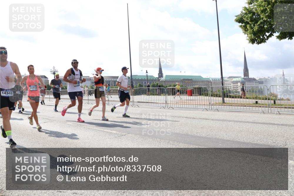 29.06.2025 - hella hamburg halbmarathon Lena Gebhardt http://msf.ph/oto/8337508 29.06.2025 10:00:37 Lombardsbrücke 14348, 2236, 16418, 150, 171, 1019, 1180, 1239, 1526, 1544, 1568, 1583, 1611, 1681, 2027, 2086, 2159, 2236, 2346, 2426, 2474, 2606, 2652, 2730, 2982, 3042, 3059, 3141, 3177, 3181, 3319, 3400, 3794, 3861, 3898, 3983, 4419, 4579, 4594, 4616, 4767, 4813, 4940, 4945, 5033, 5272, 5418, 5643, 5728, 6082, 6084, 6104, 6138, 6220, 6260, 6443, 6470, 6714, 6757, 8478, 8632, 8923, 9124, 9553, 9555, 9577, 10074, 10271, 10599 meine-sportfotos.de