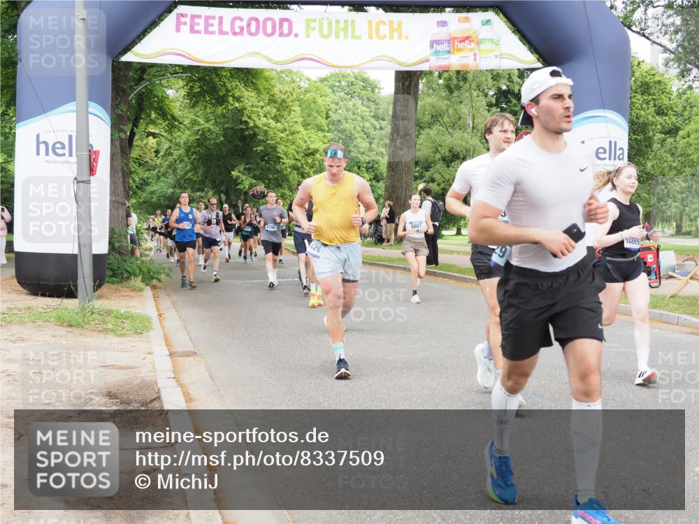 29.06.2025 - hella hamburg halbmarathon MichiJ http://msf.ph/oto/8337509 29.06.2025 10:39:22 Zwischen KM18-KM19 4635, 6776, 7409, 9082, 9876, 12580, 14865, 15426, 16929, 18801 meine-sportfotos.de