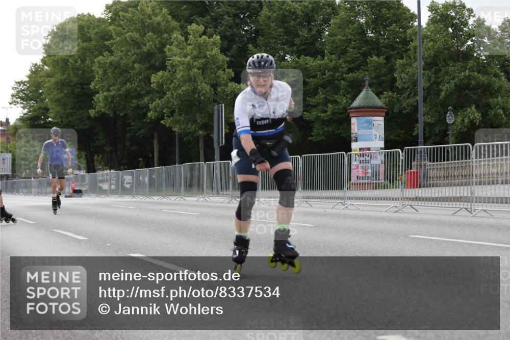 29.06.2025 - hella hamburg halbmarathon Jannik Wohlers http://msf.ph/oto/8337534 29.06.2025 09:01:56 Lombardsbrücke  meine-sportfotos.de