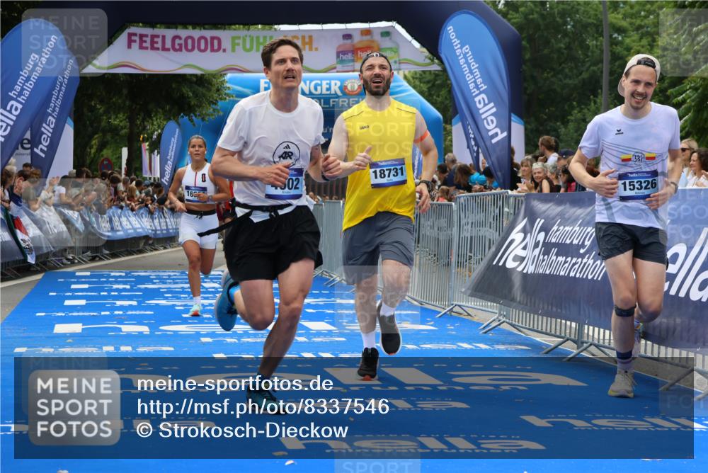 29.06.2025 - hella hamburg halbmarathon Strokosch-Dieckow http://msf.ph/oto/8337546 29.06.2025 10:33:27 Ziel 4602, 8312, 8956, 15326, 16931, 17056, 17489, 18731, 18854 meine-sportfotos.de