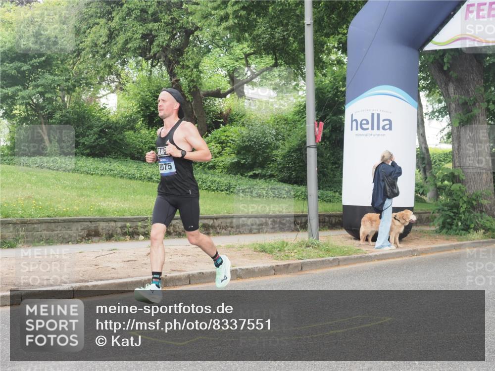 29.06.2025 - hella hamburg halbmarathon KatJ http://msf.ph/oto/8337551 29.06.2025 10:18:28 Zwischen KM18-KM19 2075, 3968, 6090 meine-sportfotos.de