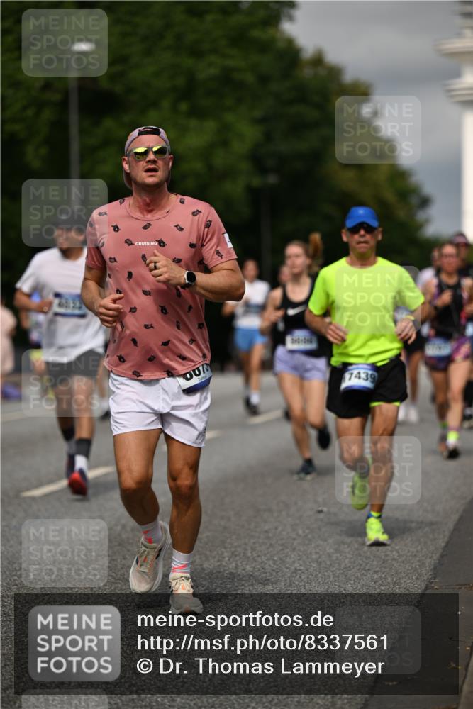 29.06.2025 - hella hamburg halbmarathon Dr. Thomas Lammeyer http://msf.ph/oto/8337561 29.06.2025 10:17:52 Kennedybrücke 1194, 1747, 1939, 2721, 2891, 4001, 4032, 4795, 4962, 5631, 5719, 6089, 7462, 7913, 8001, 8673, 9141, 9612, 9631, 9845, 9886, 10442, 10443 meine-sportfotos.de