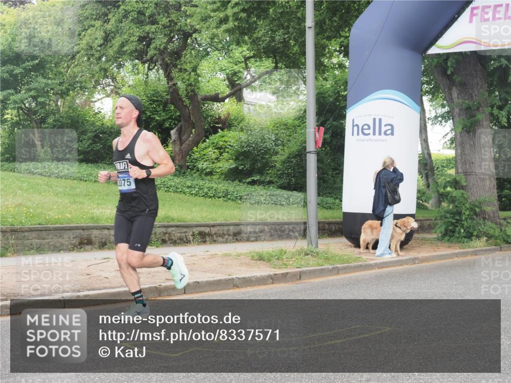 29.06.2025 - hella hamburg halbmarathon KatJ http://msf.ph/oto/8337571 29.06.2025 10:18:28 Zwischen KM18-KM19 2075, 3968, 6090 meine-sportfotos.de