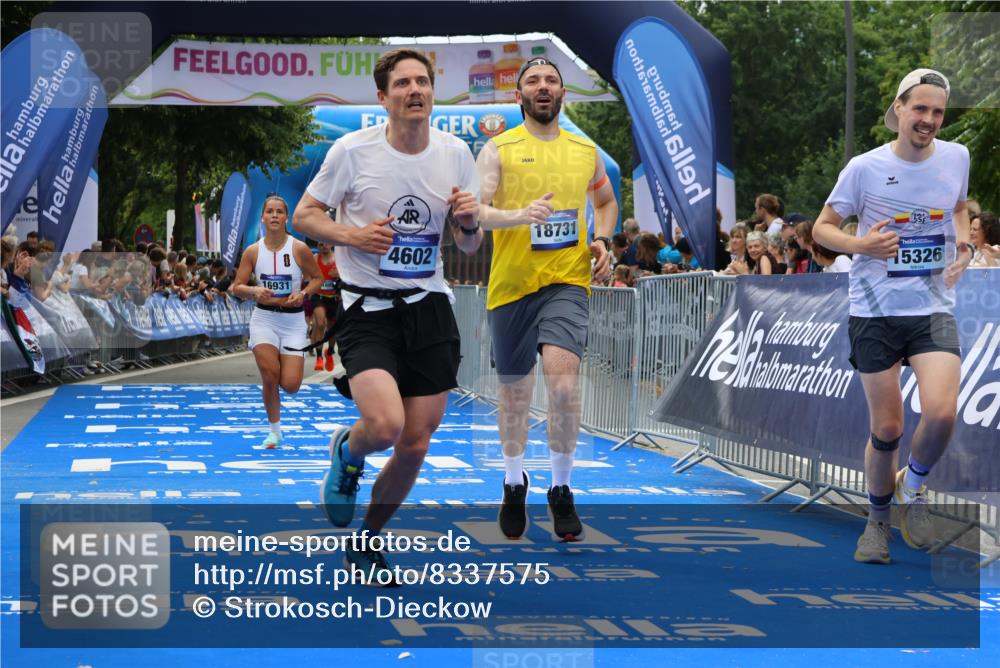 29.06.2025 - hella hamburg halbmarathon Strokosch-Dieckow http://msf.ph/oto/8337575 29.06.2025 10:33:27 Ziel 4602, 8312, 8956, 15326, 16931, 17056, 17489, 18731, 18854 meine-sportfotos.de