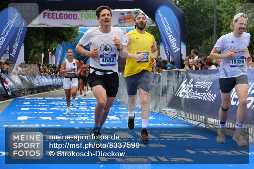 29.06.2025 - hella hamburg halbmarathon Strokosch-Dieckow http://msf.ph/oto/8337599 29.06.2025 10:33:27 Ziel 4602, 8312, 8956, 15326, 16931, 17056, 17489, 18731, 18854 meine-sportfotos.de