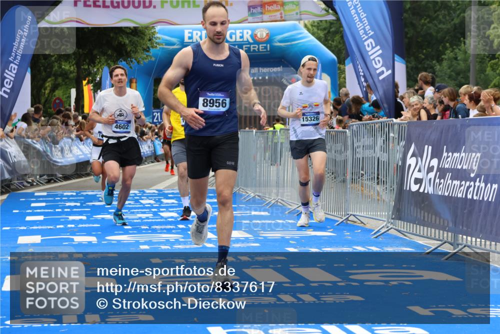 29.06.2025 - hella hamburg halbmarathon Strokosch-Dieckow http://msf.ph/oto/8337617 29.06.2025 10:33:25 Ziel 4602, 4679, 8956, 15326, 16881, 16931, 17056, 17489, 18731, 18854 meine-sportfotos.de