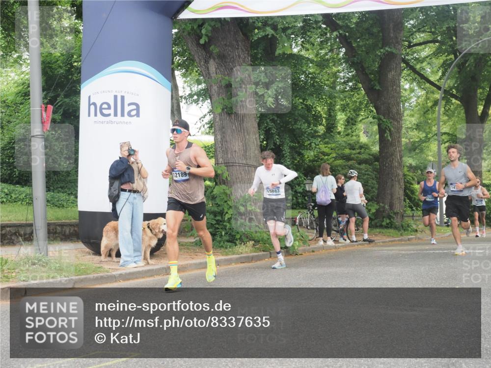 29.06.2025 - hella hamburg halbmarathon KatJ http://msf.ph/oto/8337635 29.06.2025 10:18:30 Zwischen KM18-KM19 2075, 3968, 6090 meine-sportfotos.de