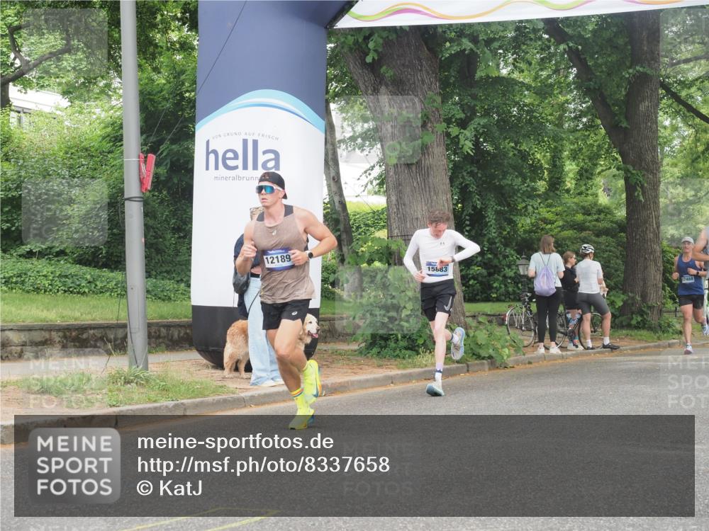 29.06.2025 - hella hamburg halbmarathon KatJ http://msf.ph/oto/8337658 29.06.2025 10:18:31 Zwischen KM18-KM19 2075, 3968, 6090 meine-sportfotos.de