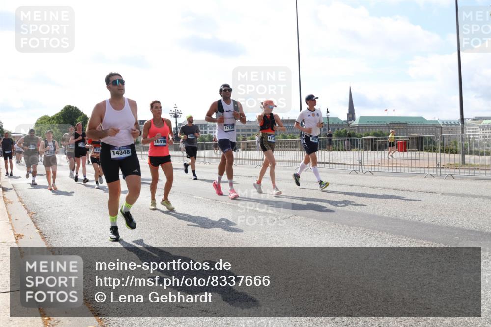 29.06.2025 - hella hamburg halbmarathon Lena Gebhardt http://msf.ph/oto/8337666 29.06.2025 10:00:37 Lombardsbrücke 16418, 18321, 6443, 183, 14348, 15980, 17150, 1714, 1019, 1180, 1239, 1526, 1544, 1568, 1583, 1611, 1681, 2027, 2086, 2159, 2236, 2346, 2426, 2474, 2606, 2652, 2730, 2982, 3042, 3059, 3141, 3177, 3181, 3319, 3400, 3794, 3861, 3898, 3983, 4419, 4579, 4594, 4616, 4767, 4813, 4940, 4945, 5033, 5272, 5418, 5643, 5728, 6082, 6084, 6104, 6138, 6220, 6260, 6443, 6470, 6714, 6757, 8478, 8632, 8923, 9124, 9553, 9555, 9577, 10074, 10271, 10599 meine-sportfotos.de