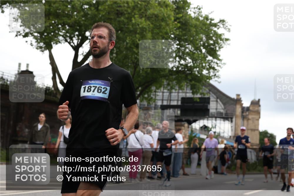 29.06.2025 - hella hamburg halbmarathon Yannick Fuchs http://msf.ph/oto/8337695 29.06.2025 10:52:00 20KM 1595, 1611, 2025, 2488, 2656, 2759, 2840, 2883, 2907, 3093, 3251, 3859, 4319, 4426, 4467, 4502, 4632, 4708, 4833, 5277, 5341, 5926, 6104, 6138, 6147, 6531, 6595, 7082, 7138, 7189, 8322, 8585, 9316, 9485, 10599, 10788, 11645, 12378, 12585, 12879, 13465, 13816, 13880, 14266, 14571, 15217, 15434, 15527, 16531, 17405, 17415, 17827, 18068, 18180, 18492, 18501, 18587, 18762, 18891 meine-sportfotos.de